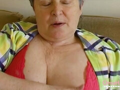 OMAHOTEL Big-Boned Grandma Pleasing Herself
