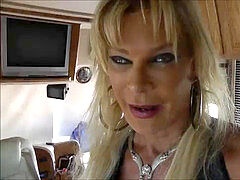 come with the biotch leather transgender princess in adultstore and dt in car ,i swallow