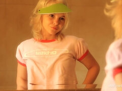 Russian teen Monroe Sweet hot solo video