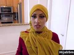 Muslim girl in hijab cheats on husband with personal trainer