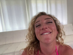 Thick blonde wench loves suckng and riding the big dick