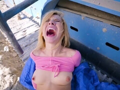 Rubia, Garganta profunda, Estilo perrito, Pajear, Pov, Gritar, Afeitado, Uniforme