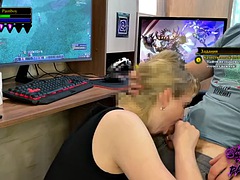 My girlfriend sucked my dick while playing WoW