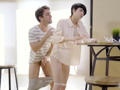 Brunetka, Dávení penisem, Fetiš, Hardcore, Drobounká, Různé pohledy, Kozičky, Upskirt