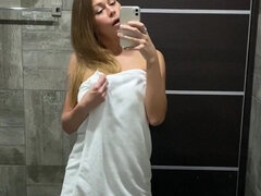 Morena, Madres para coger, Tetas naturales, Tatuaje