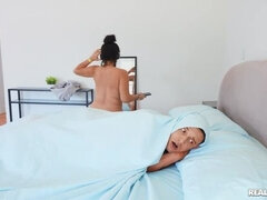 Blasen, Betrug, Schwanz, Hundestellung, Latina, Masturbation, Rasiert, Spanner