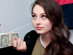 Brunette, Fanget, Hundestilling, Håndjob, Barberet, Teenager, Bryster, Uniform