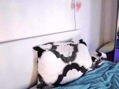 Amatéři, Brunetka, Fetiš, Spodní prádlo, Masturbace, Kalhotky, Hračky, Webkamera
