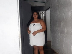18 anos, Banheiro, Mulher linda e grande, Bundão, Gozar na boca, Feito em casa, Adolescente, Subaquático