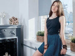 Amatør, Brunette, Give finger, Onani, Naturlige bryster, Mager, Solo, Bryster