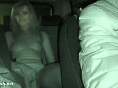 Jeny Smith strips naked in the back of a taxi