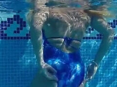 Amatör, Fetisch, Milf, Pool, Solo, Under vattnet