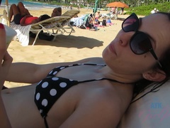 Amateur, Plage, Bikini, Petite amie, Poilue, Masturbation, Piercing, Nénés