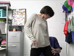 Bureau, Police, Chatte, Rasée, Cheveux courts, Se déshabiller, Grande, Adolescente