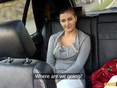 Gros seins, Sucer une bite, Voiture, Doigter, Branlette thaïlandaise, De plein air, Pov, Chatte