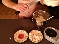 Cicci77 after collecting 50 grams of cum, prepares a sperm meringue cake!