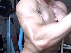 Shredded bods Up Close and supah Slow Mo