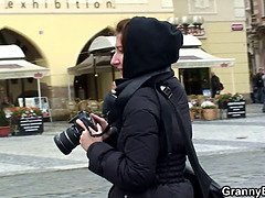 18 jahre, Leie, Blasen, Braunhaarige, Oma, Hardcore, Hd, Realität