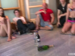 Smuk, Blondine, Brunette, Tjekke, Spil, Kort hår, Swingers