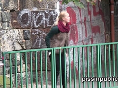 Nana, Blonde, Bottes, Femelle, Hd, Pisser, Public, Solo