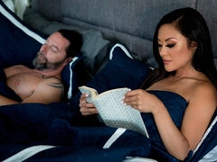 Asiatisk, Avsugning, Doggystyle, Fetisch, Fotjobb, Handjobb, Milf, Skor