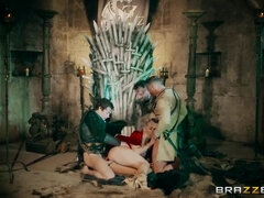 Throne Queen: Episode 4 (A XXX Spoof) - Ella Hughes & Rebecca More