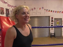 Blondinka, Rjavolaska, Spandex, Wrestling