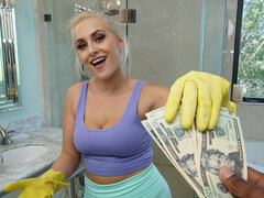Blondine, Hundestellung, Hausfrau, Interrassisch, Küche, Geld, Höschen, Rasiert