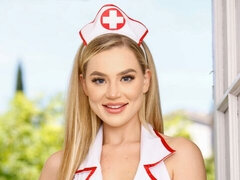 Awesome nurse hottie Blake Blossom feels a dick in her hole