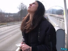 Creampie climax after outdoor sex