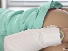 69, フェラチオ, 茶髪の, 淫乱熟女, 母, 看護婦, ストッキング, ユニフォーム