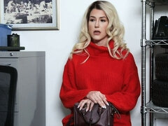 Achterkamer, Blond, Pijpbeurt, Hondjeshouding, Sperma in gezicht, Kantoor, Slipje, Verlegen