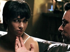 Sucer une bite, Brunette brune, En levrette, Seins naturels, Cheveux courts, Maigrichonne, Adolescente, Nénés