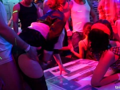 Grosser schwanz, Grosse titten, Blasen, Handjob, Hardcore, Interrassisch, Pornostars, Flotter dreier