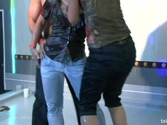 옷입고하기, 하드코어, 다른 인종간의, 레즈비언, 흥청망청 놀기, 파티, 여배우, 젖은