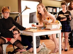 69, Blondinka, Poljubljanje, Lezbijke, Lizanje, Samozadovoljevanje, Muco, Trojček