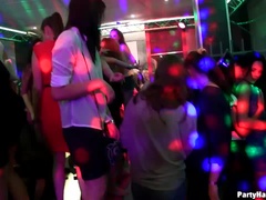 衣服着たままセックス, 女, 眼鏡, グループ, オージー, 公共, ストッキング, スカートのぞき