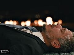 Kont, Bondage discipline sadomasochisme, Grote lul, Grote mammen, Pijpbeurt, Bruinharig, Rijden, Tieten likken
