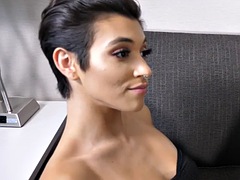 Anal, Røvslikning, Pik sutte, Transvestit, Fod fetish, Homoseksuel, Nylonstrømper, Vibrator