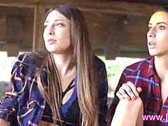 Besar, Lesbiana, Trio