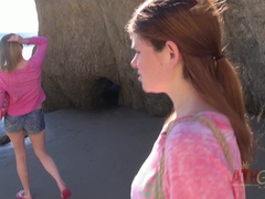 Amatör, Stora tuttar, Blondin, Blottande, Flickvän, Piercing, Offentlig, Tuttar