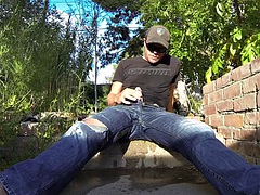 Power pissing my jeans 5 times in the summer heat