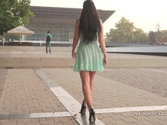 Store bryster, Lækker, Blottere, Naturlige bryster, Udendørs, Offentlig, Solo, Bryster