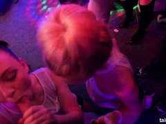 Habillées, Dansant, Hard, Interracial, Lesbienne, Pov, Echangistes, Mouillée