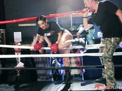 Asiático, Verga grande, Morena, Estilo perrito, Gimnasio, Lamidas, Al aire libre, Coño