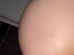 Amatør, Badeværelse, Stor røv, Blondine, Hundestilling, Lille kvinde, Pov, Teenager