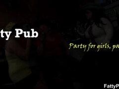 ぽっちゃり, デカ尻, デカパイ, フェラチオ, ハードコア, 熟年, パーティ, 公共