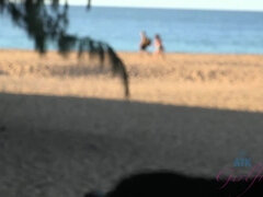 Plage, Bikini, Sucer une bite, Brunette brune, Lunettes, Pov, Fumer, Chaussettes