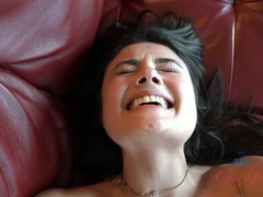 Amatoriale, Brunetta, Fidanzata, Orgasmo, Figa, Rasata, Calzini, Tette