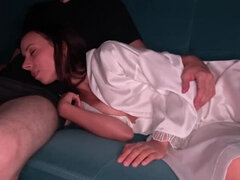 Amatorka, Duży kutas, Obciąganie, Wytrysk do ust, Naturalne cycki, Drobna, Macocha, Cycki